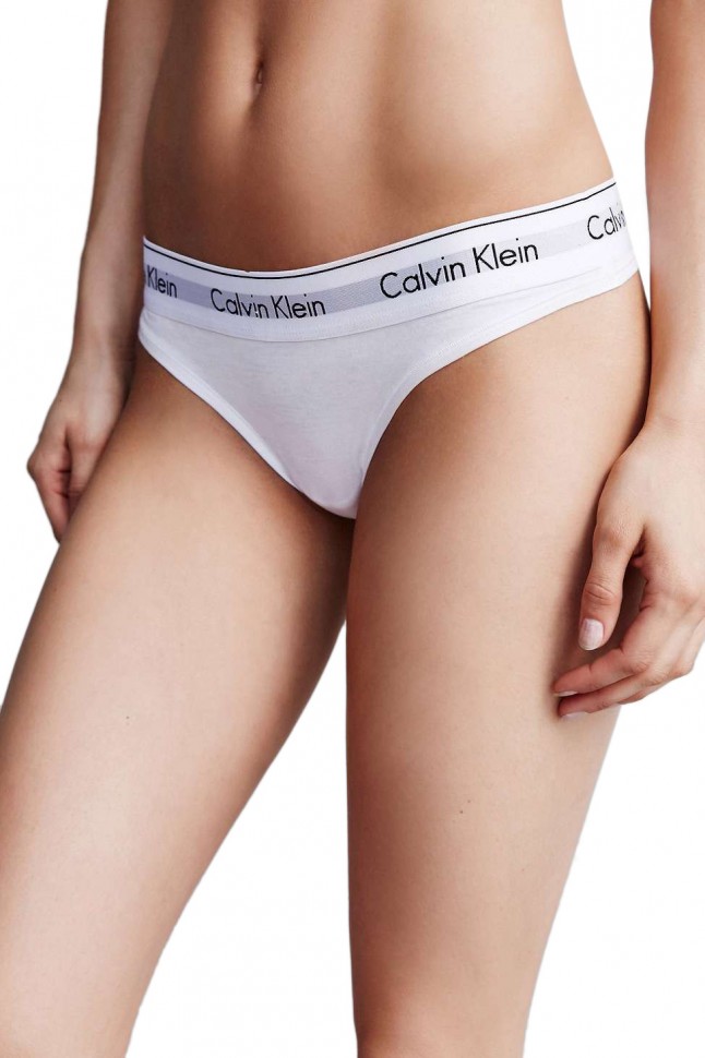Женский комплект Calvin Klein с чашечками белый: топ и стринги C07